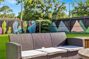 5755 Cartagena St, Houston, TX 77035 - Photo 8