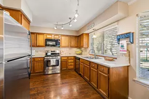 9102 Woodhouse Dr, Spring, TX 77379 - Photo 10