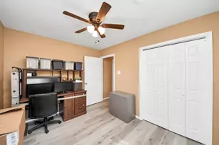 2610 Pine St, Galveston, TX 77551 - Photo 10