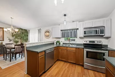 210 N 10th Street, Highlands, TX 77562 - Photo 8
