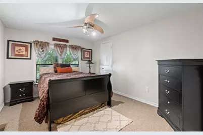 210 N 10th Street, Highlands, TX 77562 - Photo 16