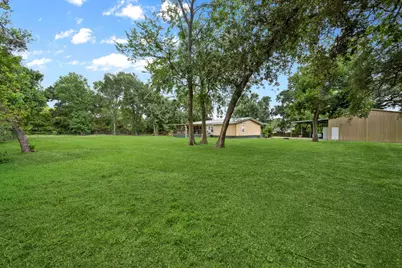 210 N 10th Street, Highlands, TX 77562 - Photo 20