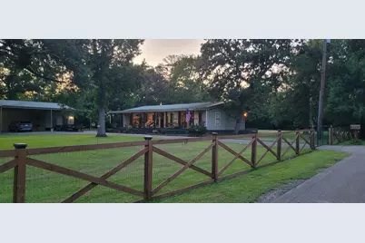 210 N 10th Street, Highlands, TX 77562 - Photo 1