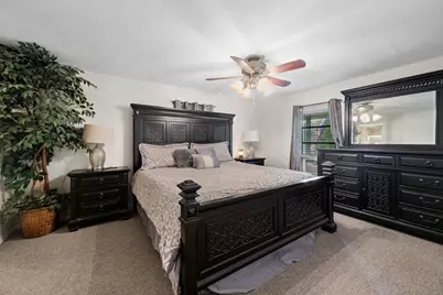 210 N 10th Street, Highlands, TX 77562 - Photo 12