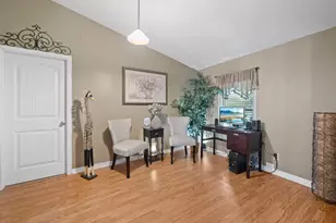 210 N 10th St, Highlands, TX 77562 - Photo 10