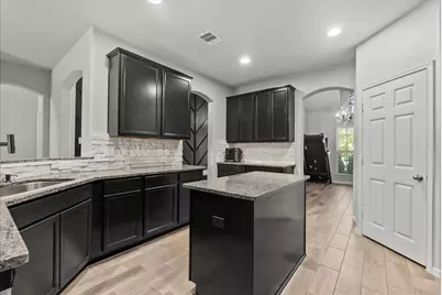 3114 Royal Albatross Drive, Texas City, TX 77590 - Photo 8