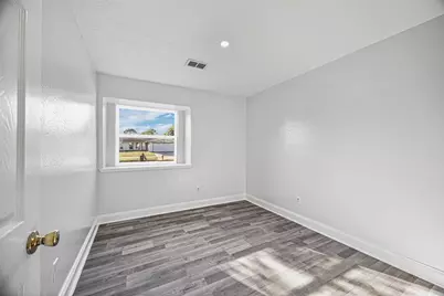 10407 Townhall Lane, Sugar Land, TX 77498 - Photo 12