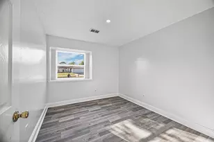 10407 Townhall Ln, Sugar Land, TX 77498 - Photo 12