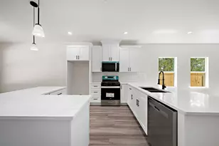 7714 N Howton St, Houston, TX 77028 - Photo 8