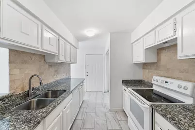 78 W Park West Drive, Houston, TX 77072 - Photo 8