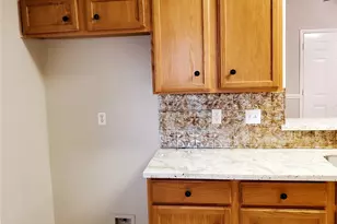 3223 West St, Rosenberg, TX 77471 - Photo 2