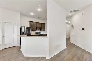 213 Kickapoo Dr, Anahuac, TX 77514 - Photo 12