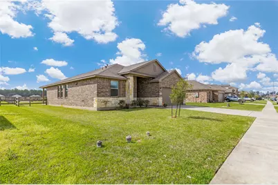 213 Kickapoo Drive, Anahuac, TX 77514 - Photo 6