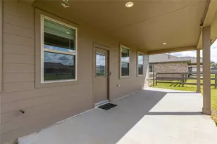 213 Kickapoo Dr, Anahuac, TX 77514 - Photo 32