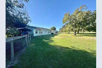 35 Private Road 815, Markham, TX 77414 - Photo 40