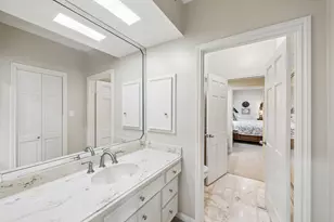 12 E Broad Oaks Dr, Houston, TX 77056 - Photo 22