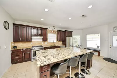 922 Bayhill Drive, Sugar Land, TX 77479 - Photo 4