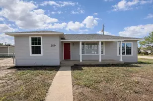 209 W Alfred, El Campo, TX 77437 - Photo 1