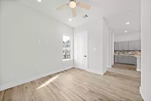 232 W 28th St, Houston, TX 77008 - Photo 4