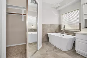 13843 Placid Brook Ct, Houston, TX 77059 - Photo 22