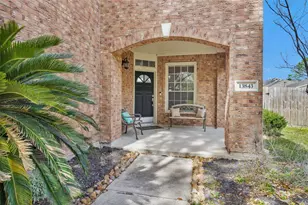 13843 Placid Brook Ct, Houston, TX 77059 - Photo 4