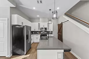 6704 Parker Grv Ln, Houston, TX 77076 - Photo 10