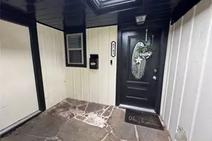 9743 Santa Monica Blvd, Houston, TX 77089 - Photo 2