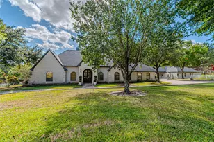 15569 Crown Oaks Dr, Montgomery, TX 77316 - Photo 1