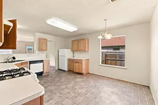 822 N Vista Dr, Houston, TX 77073 - Photo 8