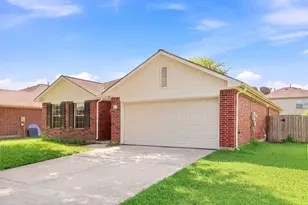 822 N Vista Dr, Houston, TX 77073 - Photo 2