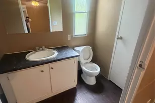 601 Clear Lake Rd, Highlands, TX 77562 - Photo 6