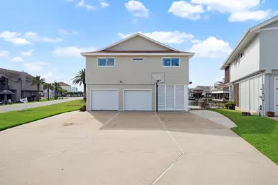 223 Easterly Drive, Tiki Island, TX 77554 - Photo 2