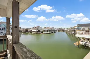 223 Easterly Dr, Tiki Island, TX 77554 - Photo 28
