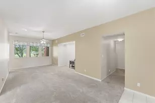 3918 E Peach Hollow Cir, Pearland, TX 77584 - Photo 4
