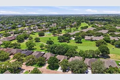 3918 E Peach Hollow Circle, Pearland, TX 77584 - Photo 2