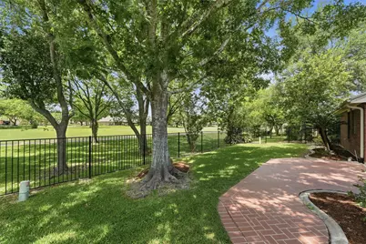 3918 E Peach Hollow Circle, Pearland, TX 77584 - Photo 22