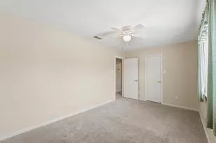 3918 E Peach Hollow Cir, Pearland, TX 77584 - Photo 18
