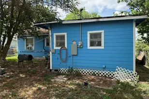 1410 N Gulf Blvd, Freeport, TX 77541 - Photo 4