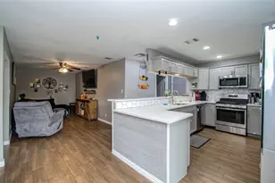 9410 Deanwood St, Houston, TX 77040 - Photo 2