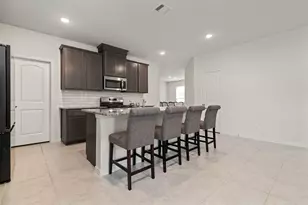 107 Violet Carson Ct, Conroe, TX 77318 - Photo 4