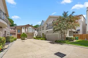 5 Schwab Ln, Houston, TX 77055 - Photo 2