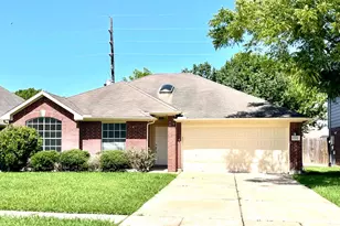 17002 Summer Hollow Dr, Sugar Land, TX 77498 - Photo 2