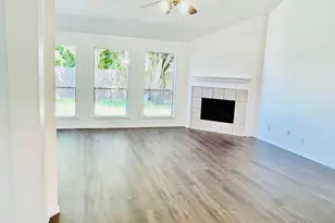 17002 Summer Hollow Dr, Sugar Land, TX 77498 - Photo 4