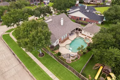 2829 Love Court, Friendswood, TX 77546 - Photo 4