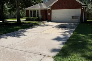 47 Hidden Meadow Dr, The Woodlands, TX 77382 - Photo 2