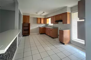 13522 Hollypark Dr, Houston, TX 77015 - Photo 2