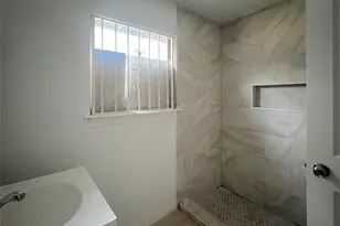 13522 Hollypark Dr, Houston, TX 77015 - Photo 12