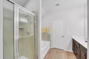 9733 Cold Creek Dr, Conroe, TX 77306 - Photo 16