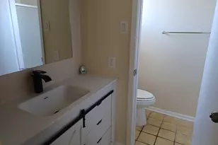 9903 Kent Towne Ln, Sugar Land, TX 77498 - Photo 4
