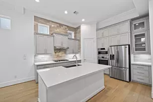2713 Kinsley Oaks Dr, Houston, TX 77007 - Photo 2